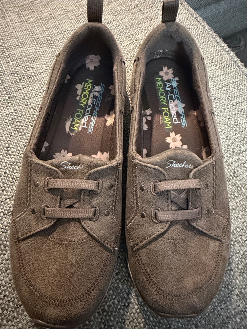 Skechers Memory Foam Topnotch Gray-Taupe Floral Comfort Slip-On Sneakers 
7.5